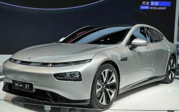 小鵬和蔚來哪個好？小鵬為什么比蔚來便宜很多？