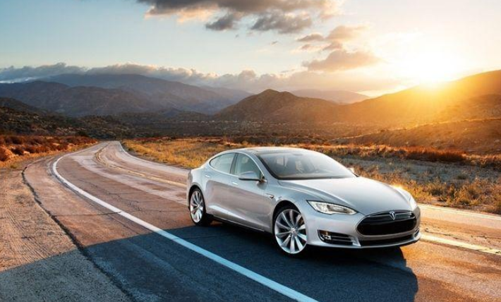 特斯拉監控車里的一切是真的嗎？特斯拉車內攝像頭在哪里？